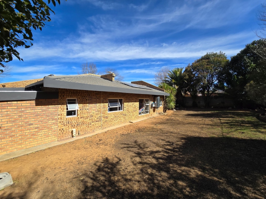 4 Bedroom Property for Sale in La Provance Free State